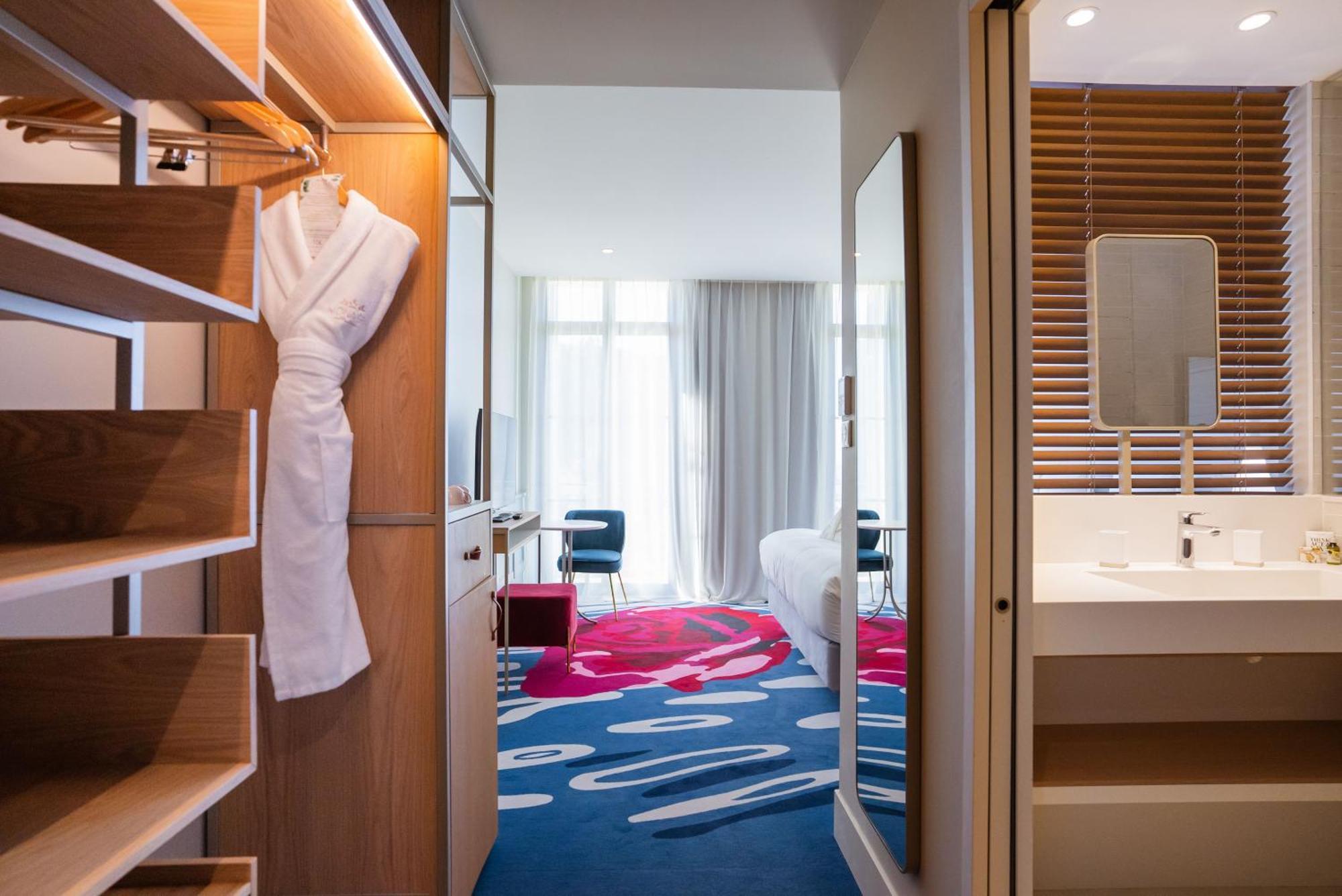 Eden Rose Grand Bw Premier Collection Hotel
