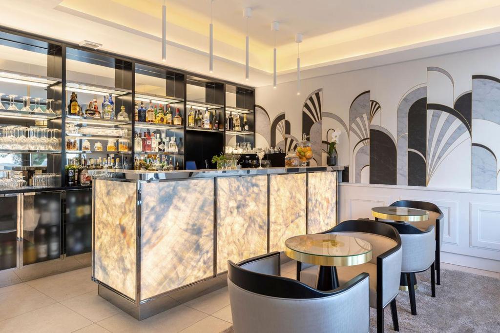 Hotel Eden Rose Grand Bw Premier Collection 4*